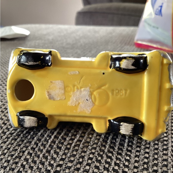 Vintage Dept. 56 Christmas 1987 Snow Village Yellow Taxi Cab Retired - Picture 5 of 5